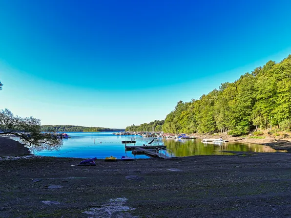 119 N Maple Ln, Greentown, PA 18426