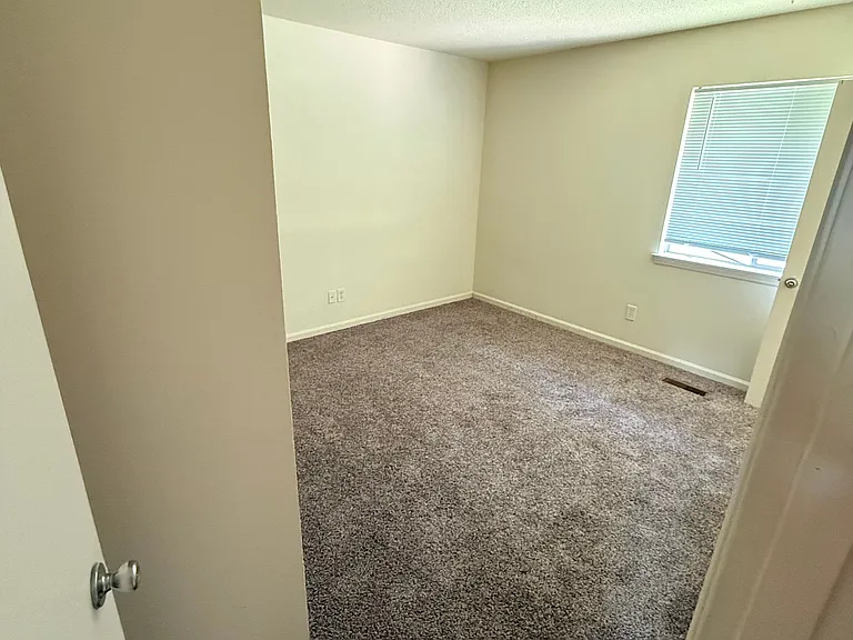 4710 Sabrina Ln #4710 — Photo 3