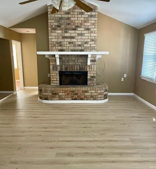 2329 Lyndell Dr — Photo 7