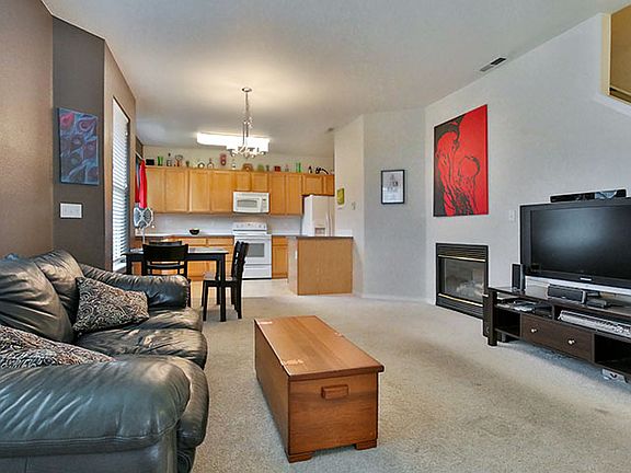 4th image of 517 NW Celtis Ln