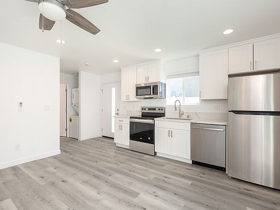 4th image of 438 47th St #203