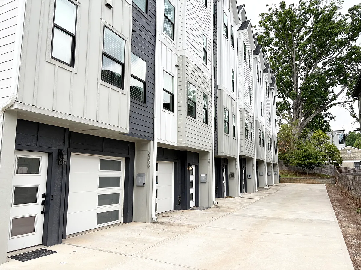 Building Photo - 2015 Hamorton Pl