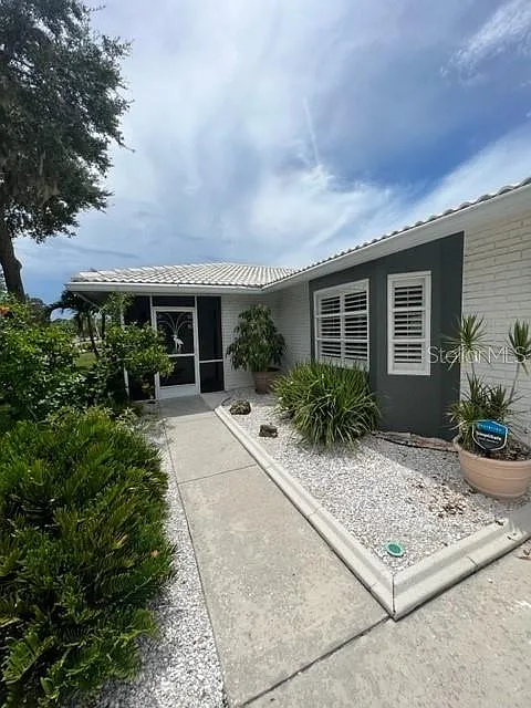 2 bed, 2.0 bath, 1498 sqft, $2,995 — Photo 2