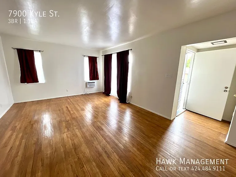 7900 Kyle St — Photo 4