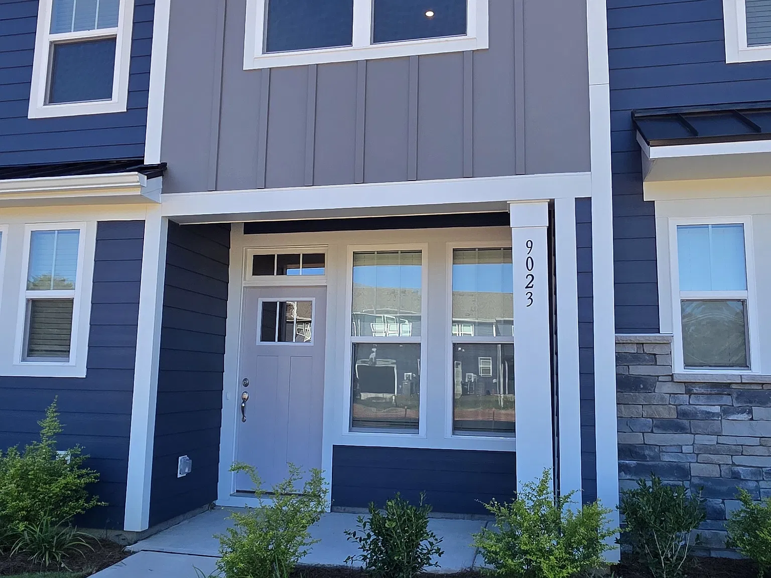 3 bed, 2.5 bath, 1586 sqft, $1,975 — Photo 2