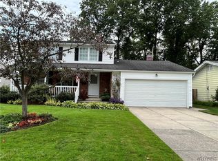 44 Sweetwood Dr, Amherst, NY 14228