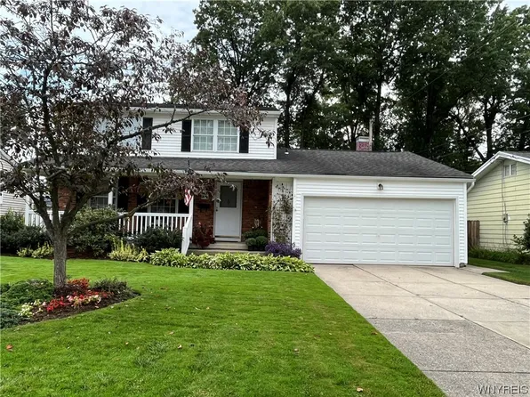 44 Sweetwood Dr, Amherst, NY 14228