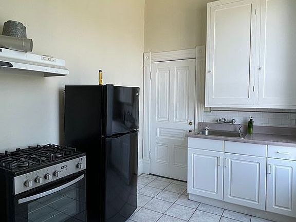 3rd image of 3240 Briggs Ave #C