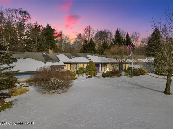 5249 Mountain View Dr, Stroudsburg, PA 18360