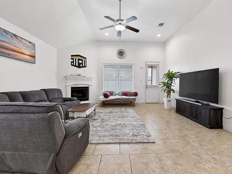 6515 Sterling Shores Ln — Photo 20