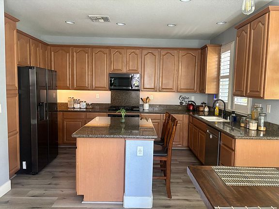 2nd image of 52 Seraspi Ct