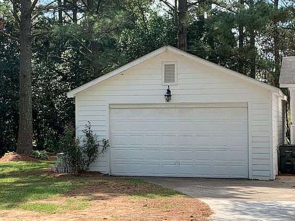 Detached Garage