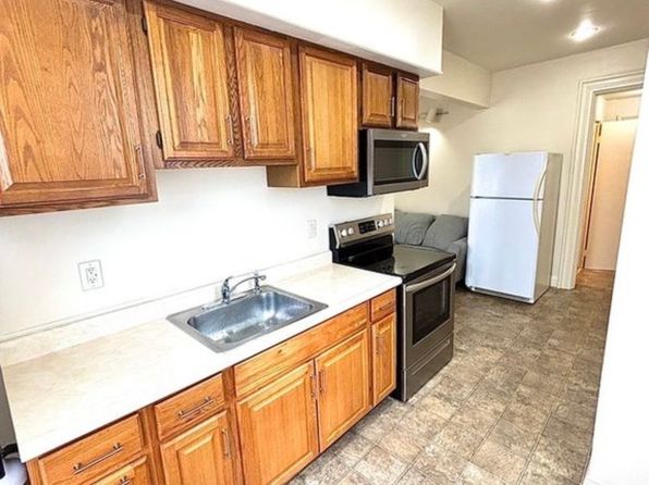 313 Walnut St APT 1