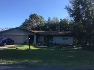 1050 W Almont Pl, Citrus Springs, FL 34434