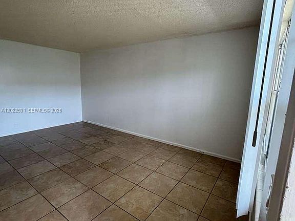 3rd image of 531 Fanshaw #M531