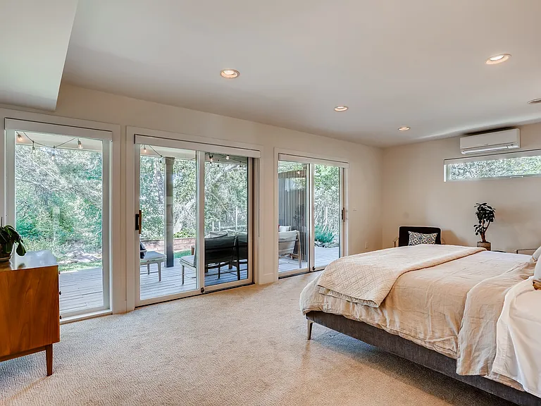 342 Hollyberry Ln — Photo 16