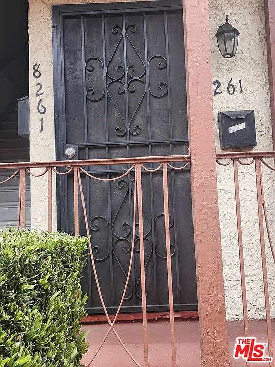 2 bed, 1.0 bath, $2,400 — Photo 2