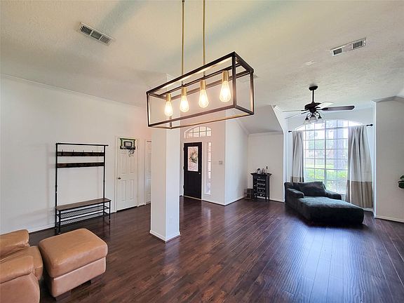 4th image of 7919 Hidden Oaks Ln