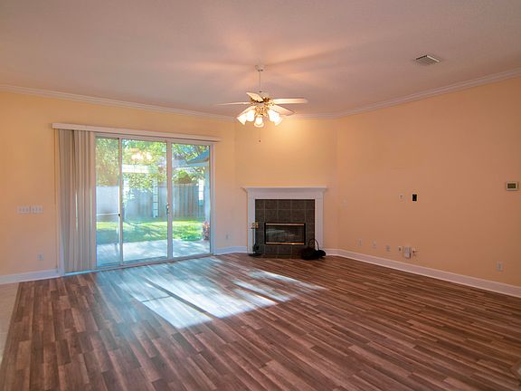 4th image of 9004 Deercress Ct