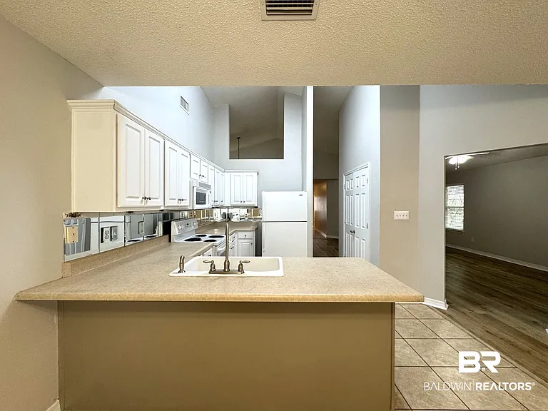 9964 Hollowbrook Ave — Photo 13