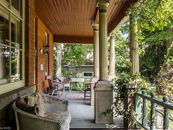 5th image of 55 Cayley St