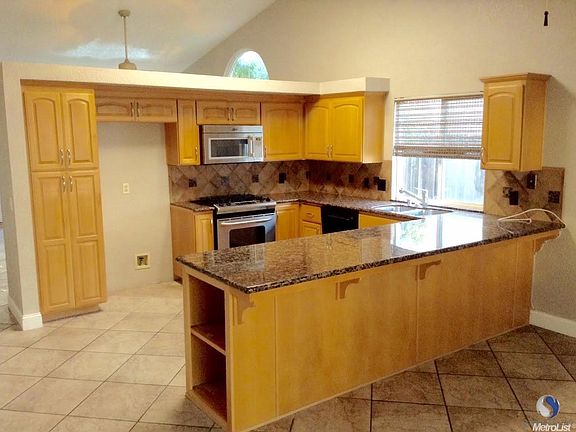 3rd image of 17 Caruso Island Ct