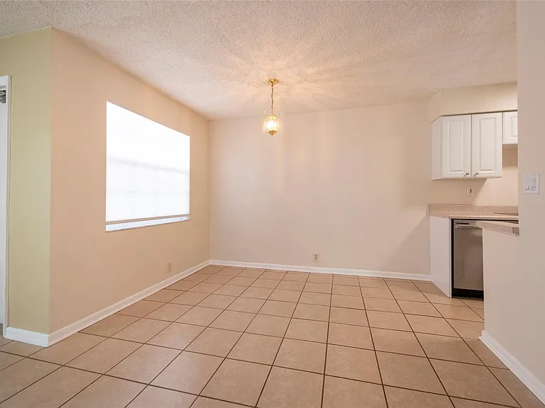 930 Mandarin Isle — Photo 6