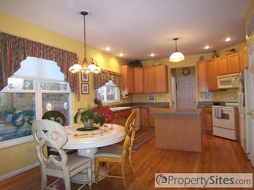 3rd image of 1119 Rivermeade Dr