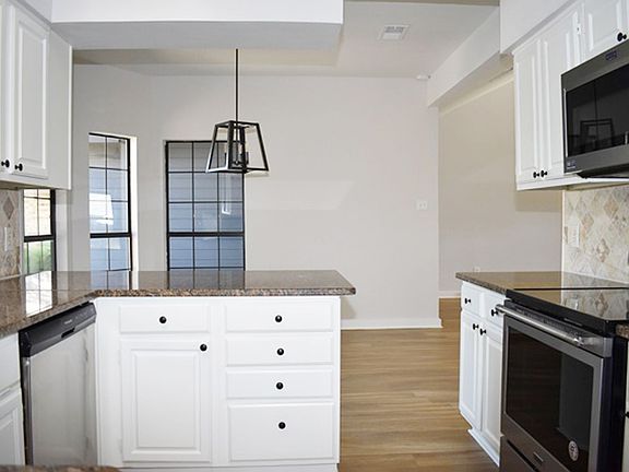 4th image of 6801 Mesa Dr