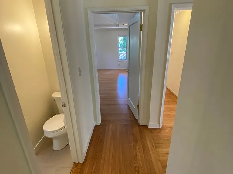 242 Stanford Ave — Photo 7