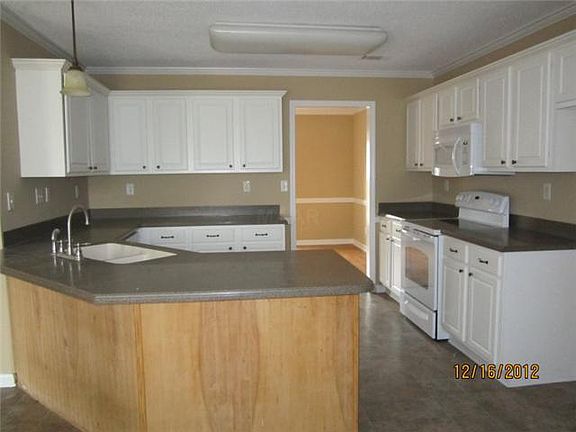 3rd image of 1648 Torrington Dr