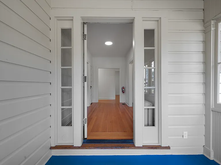 1006 Azuar Dr — Photo 4