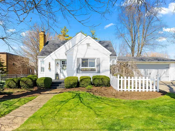 304 W Robinson St, Goodfield, IL 61742