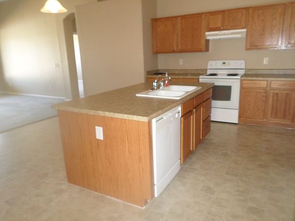 3rd image of 8374 W Myrtle Ave