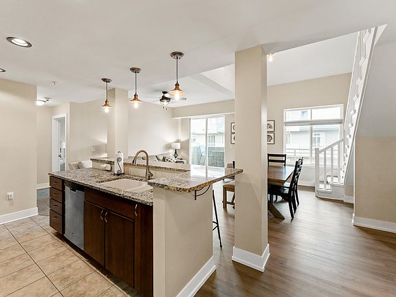 5th image of 529 Miller Dr Unit 303