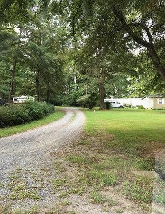 4th image of 5031N Henderson Cir