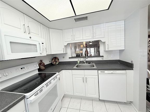 4th image of 2465 NORTHSIDE DRIVE #604
