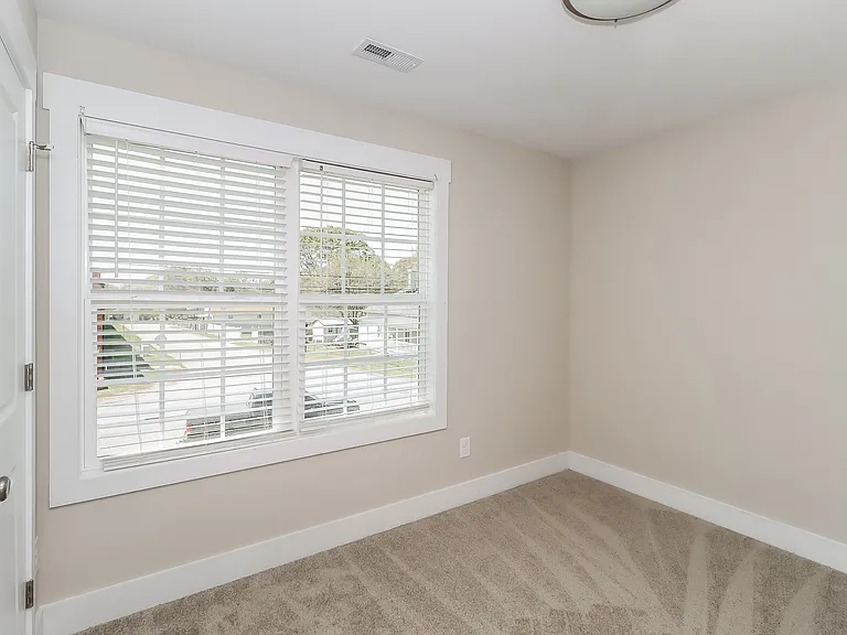508 Grover St — Photo 11