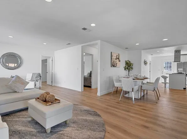 8821 Almond Rd, Lakeside, CA 92040