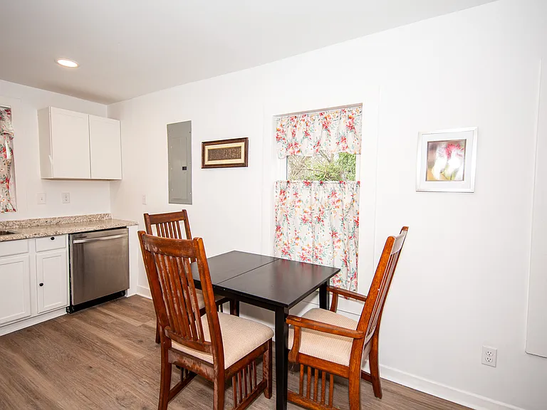 417 Ebenezer Ave — Photo 9