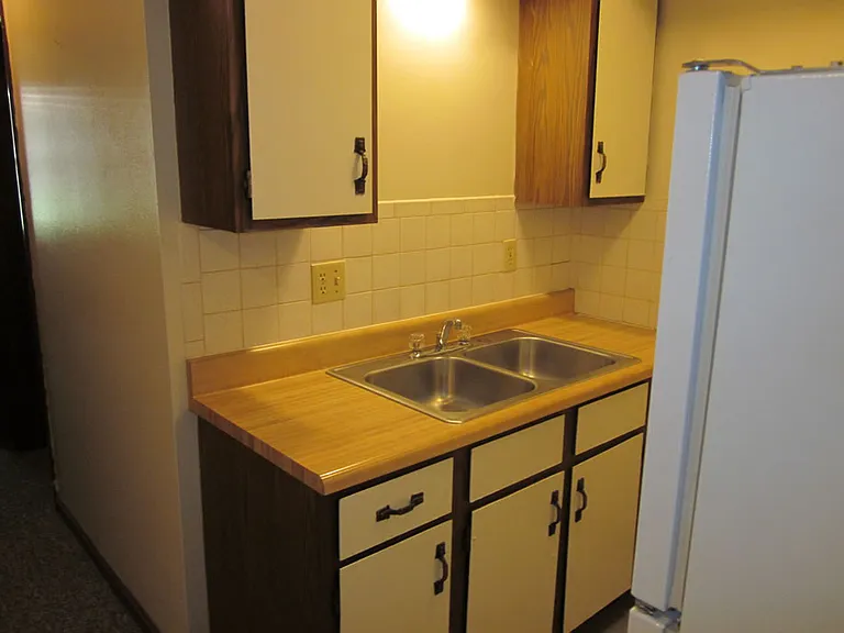 606 W Healey St #1 — Photo 3