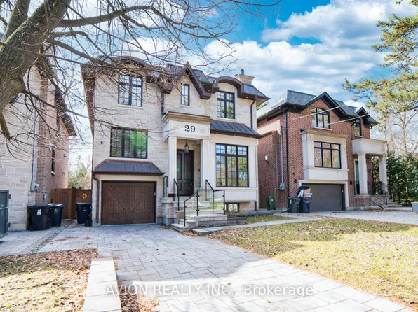 29 Evergreen Gdns, Toronto, ON M4G 1C4
