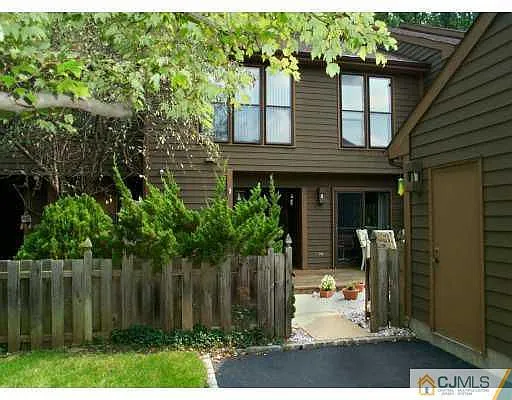 13 Hickory Hollow Ct photo 1