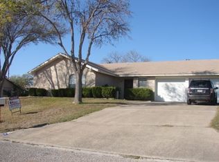 108 King Georges Pl, Del Rio, TX 78840