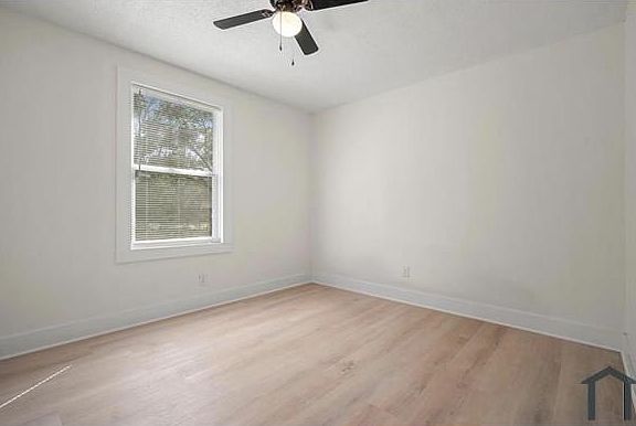 5th image of 1113 Kelly St