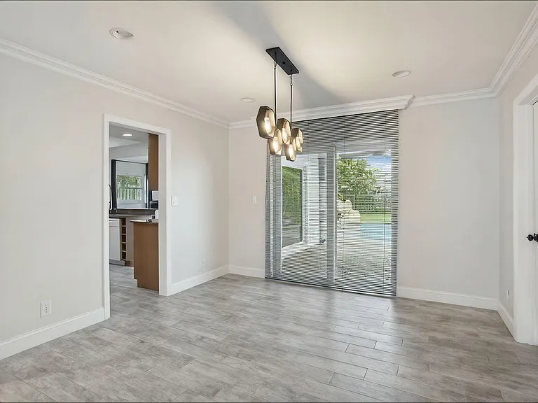 603 SE 7th Ave — Photo 7