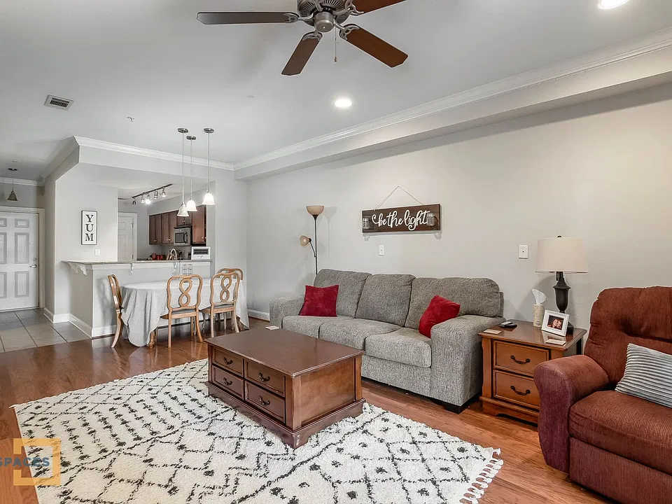3218 Veterans Memorial Pkwy #2X2