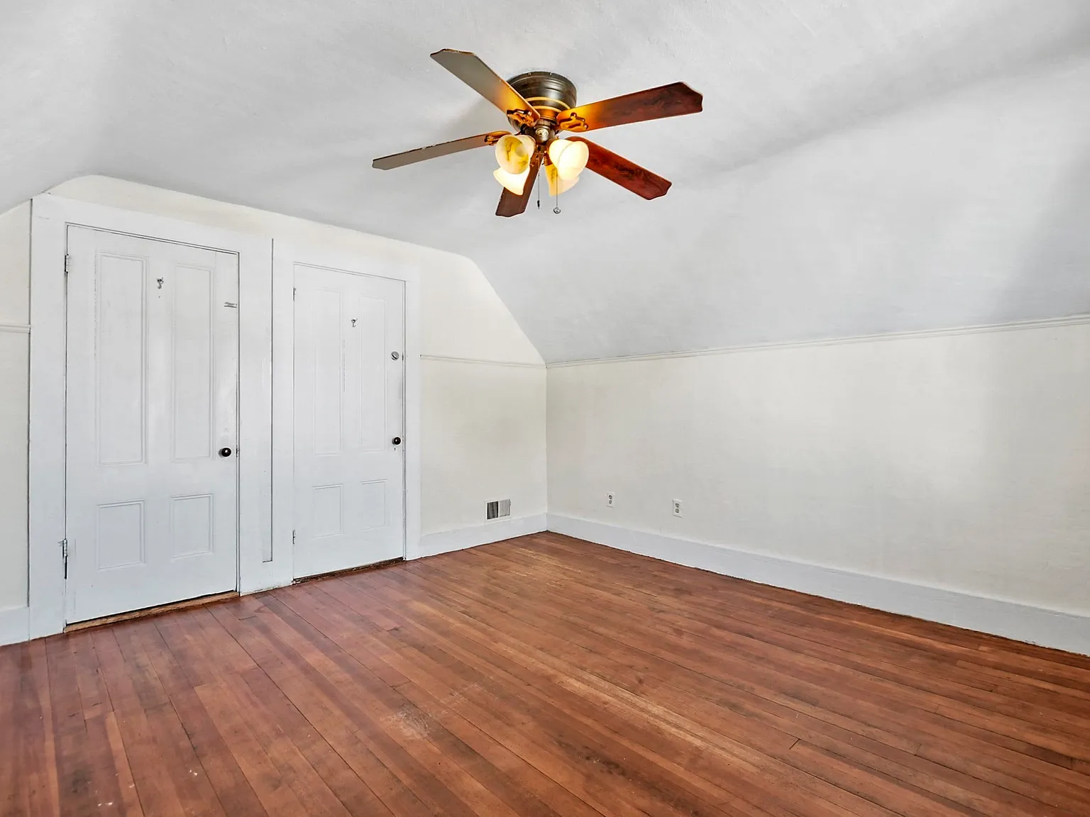4 bed, 2000 sqft, $3,500 — Photo 3