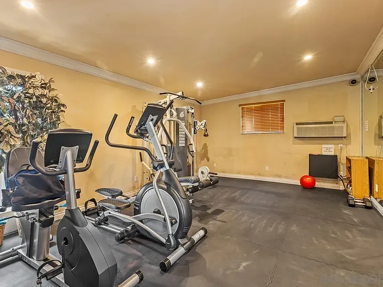 800 N Mollison Ave #21 — Photo 14