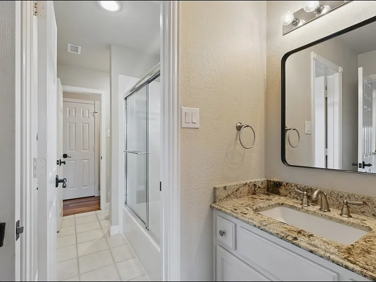 727 Ashleigh Ln — Photo 39